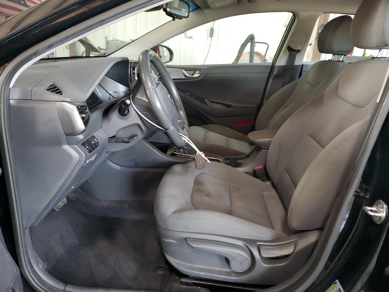 2020 Hyundai Ioniq Se VIN: KMHC65LD5LU232951 Lot: 65032655
