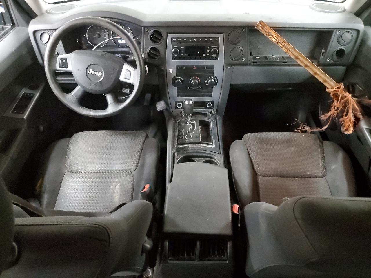 2008 Jeep Commander Sport VIN: 1J8HH48NX8C126176 Lot: 64853965