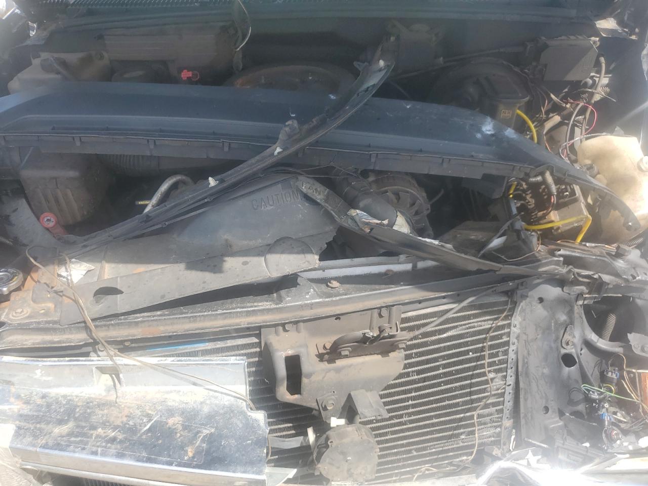 1994 GMC Suburban C1500 VIN: 1GKEC16KXRJ724950 Lot: 64303265