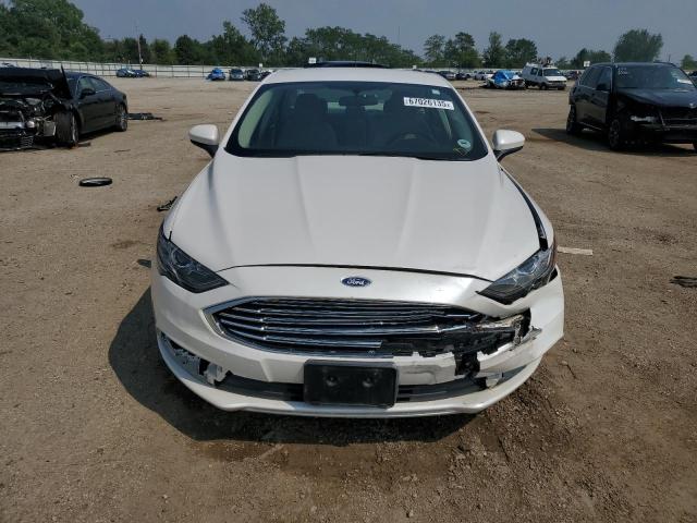  FORD FUSION 2017 Белы