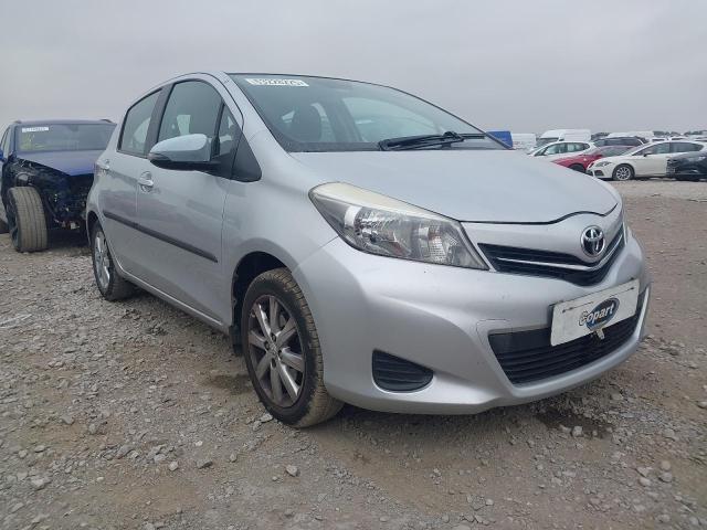 2012 TOYOTA YARIS TR V