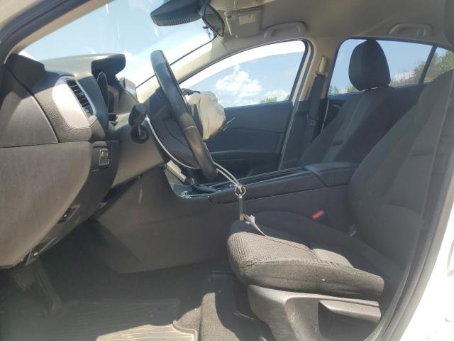 Sedans MAZDA 3 2017 White
