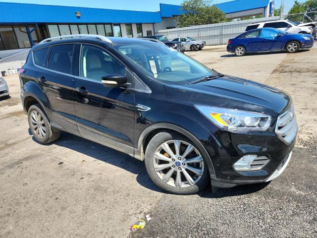  FORD ESCAPE 2017 Czarny