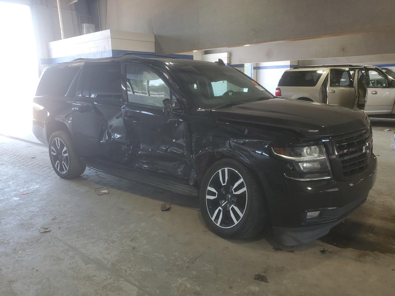 1gnskjkj8kr131049 1GNSKJKJ8KR131049 2019 Chevrolet Suburban K1500 Premier