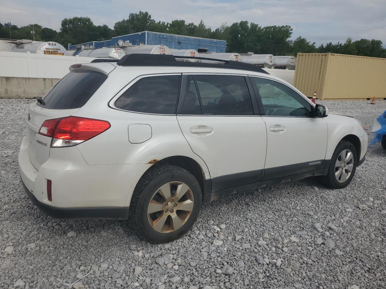 2011 Subaru Outback 2.5I Premium VIN: 4S4BRCGC3B3352275 Lot: 66525375