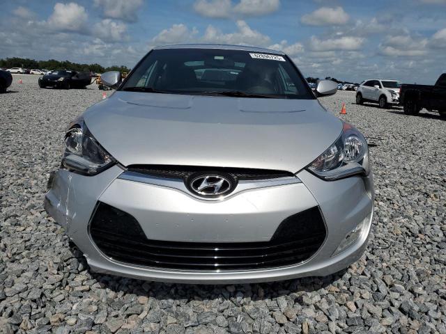  HYUNDAI VELOSTER 2016 Серебристый