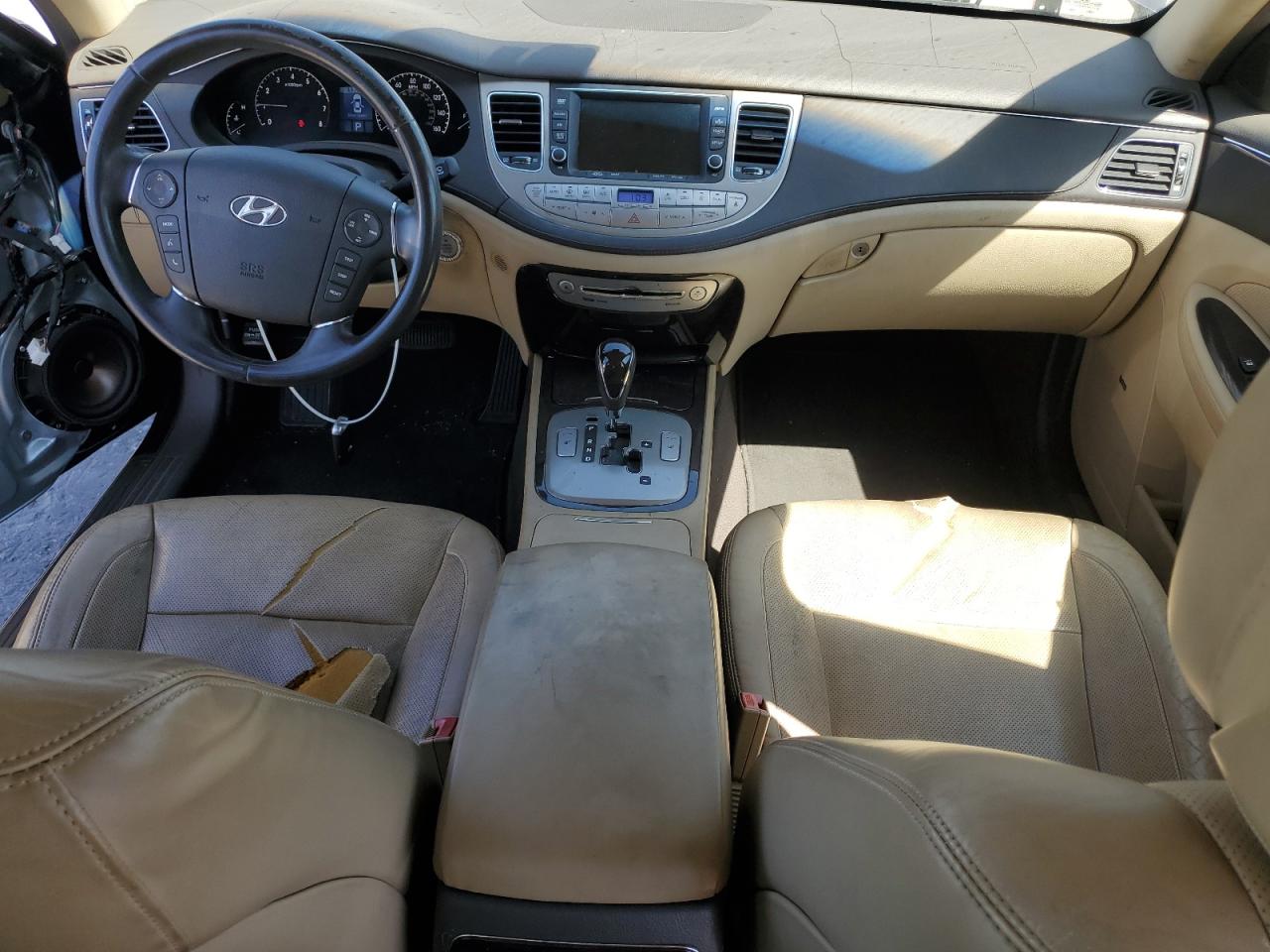 2011 Hyundai Genesis 3.8L VIN: KMHGC4DE1BU117645 Lot: 64071255