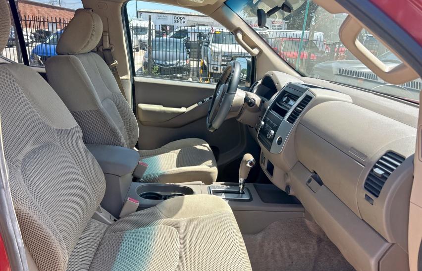 Pickups NISSAN FRONTIER 2012 Red