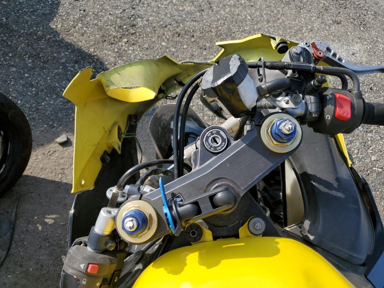 js1gr7ja742100699 JS1GR7JA742100699 2004 Suzuki Gsx-R750 K