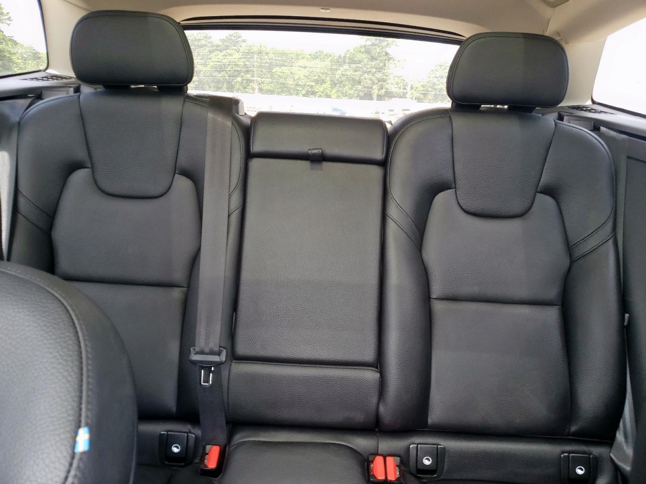 2022 Volvo Xc60 B5 Momentum VIN: YV4L12RK0N1032990 Lot: 64977545