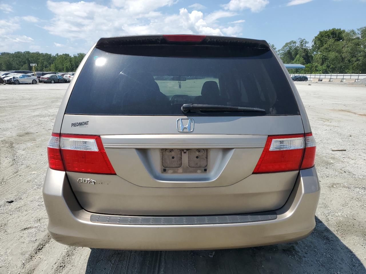 2007 Honda Odyssey Lx VIN: 5FNRL38237B117704 Lot: 66512485