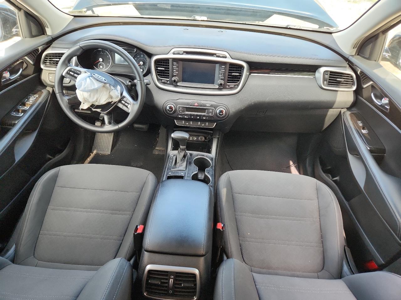 2019 Kia Sorento L VIN: 5XYPG4A39KG575883 Lot: 64233965