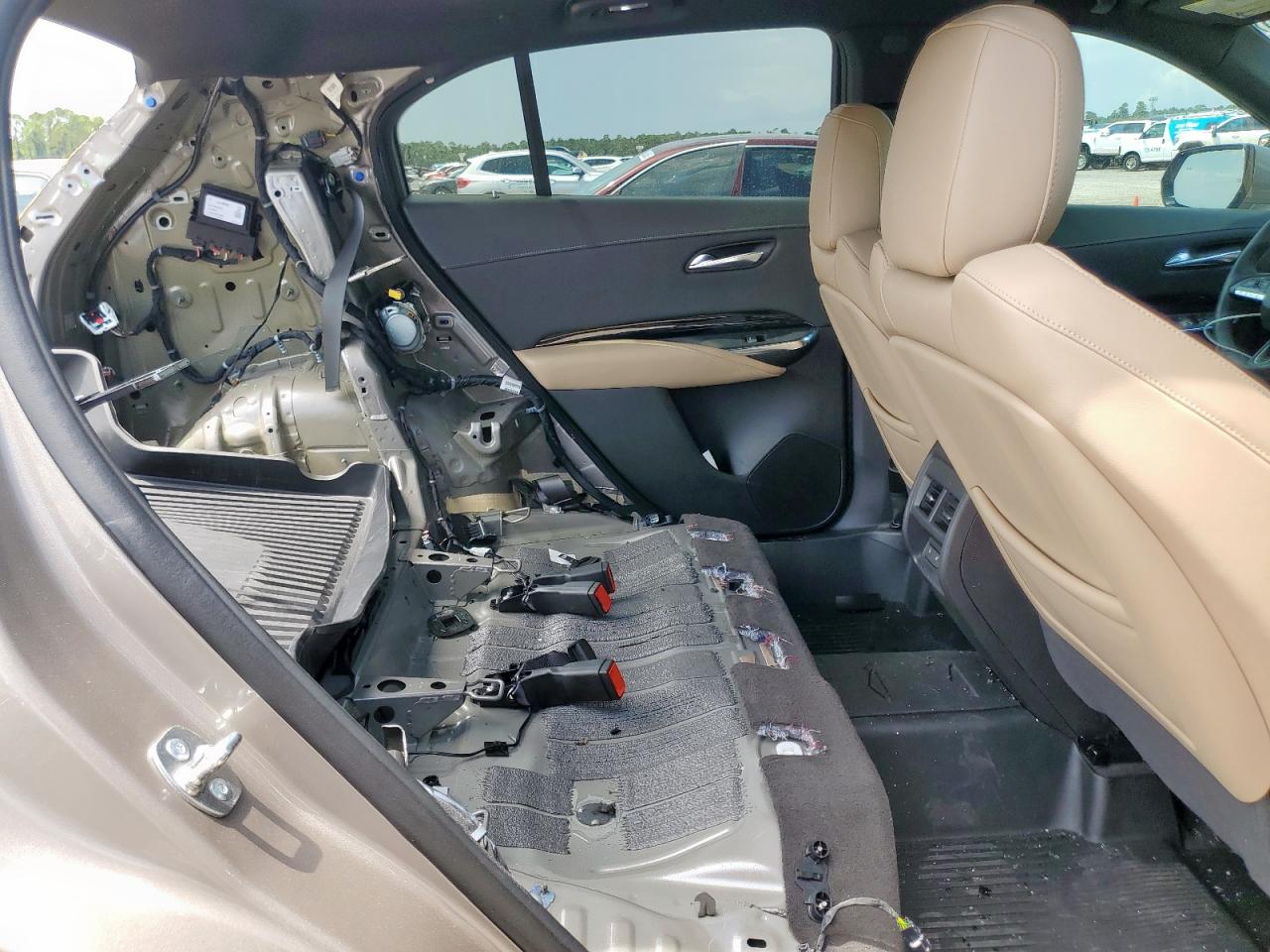 2024 Cadillac Xt4 Luxury VIN: 1GYAZAR49RF180587 Lot: 63968645
