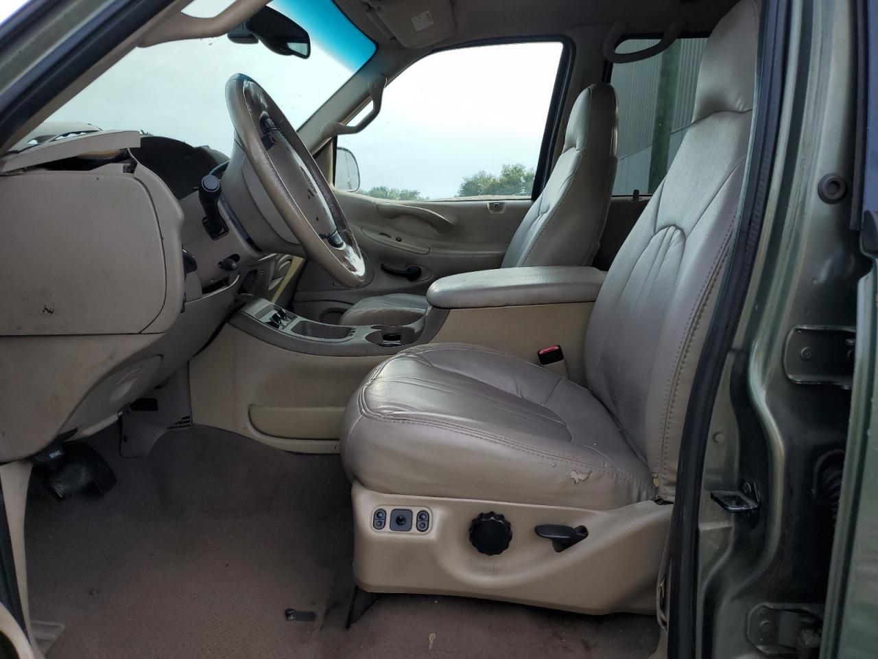 2000 Ford Expedition Eddie Bauer VIN: 1FMRU1767YLB48941 Lot: 63965755