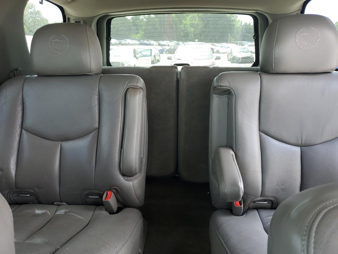 2004 Cadillac Escalade Luxury VIN: 1GYEK63N44R269575 Lot: 65069255