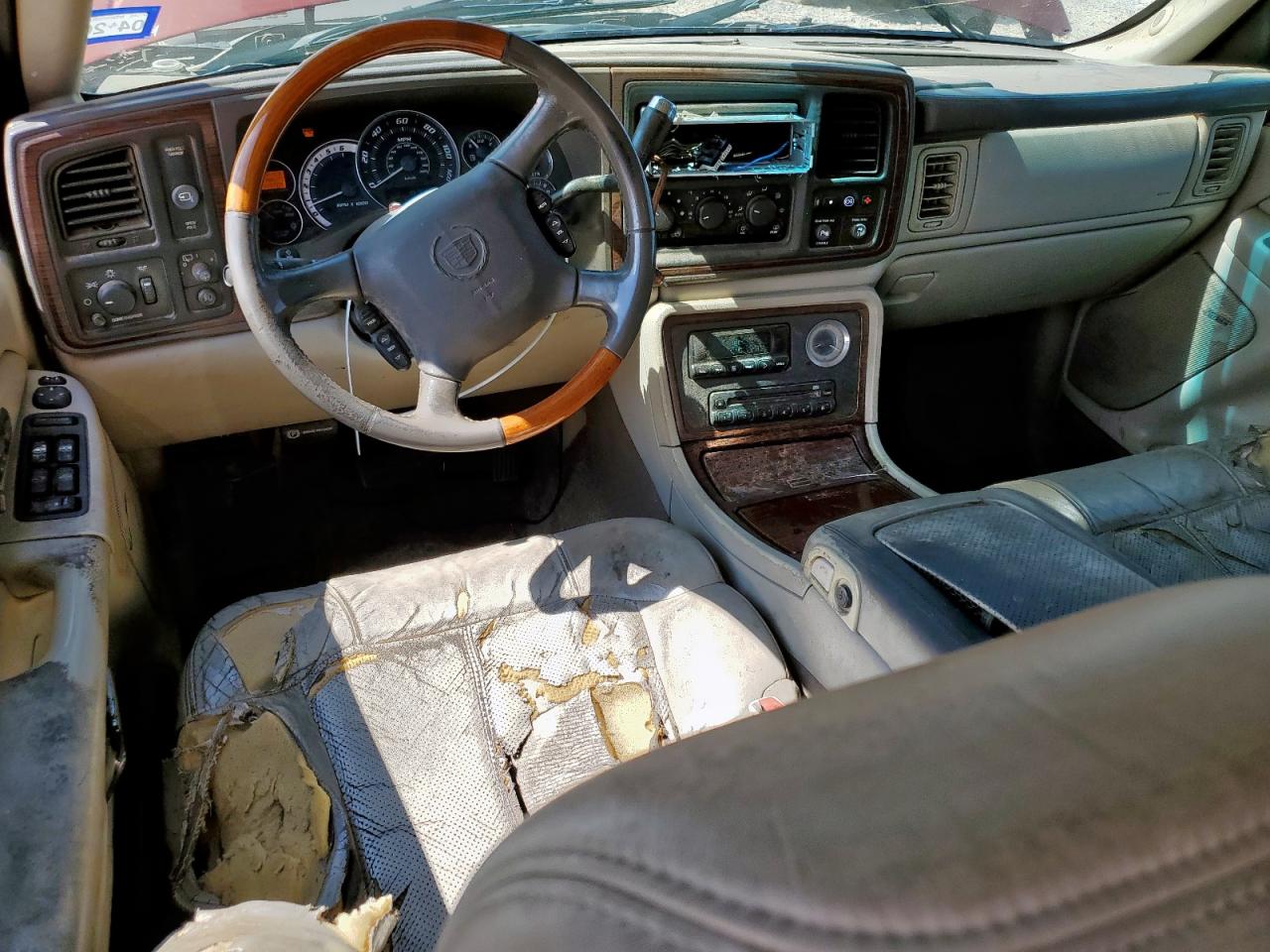2002 Cadillac Escalade Luxury VIN: 1GYEK63N32R153989 Lot: 64122775