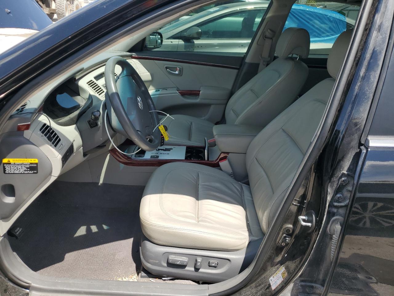 2008 Hyundai Azera Se VIN: KMHFC46F28A319776 Lot: 63757995