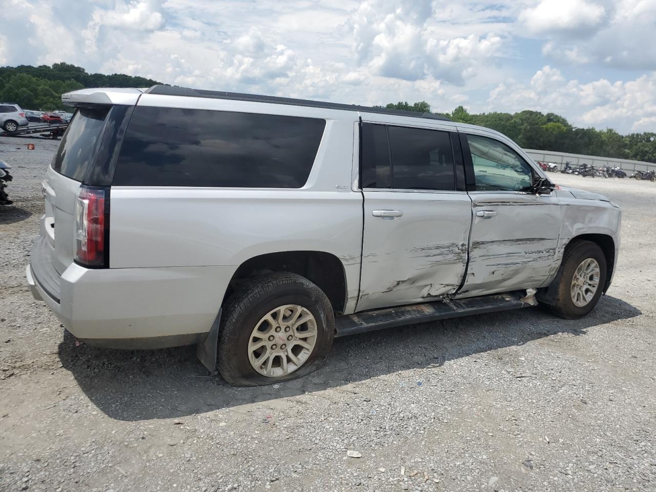 2019 GMC Yukon Xl K1500 Slt silver null gas 1GKS2GKC0KR210278 photo #4