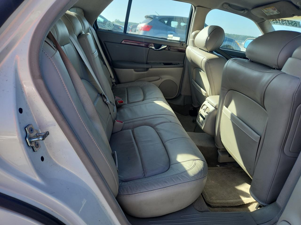 2004 Cadillac Deville VIN: 1G6KD54YX4U205319 Lot: 65475145