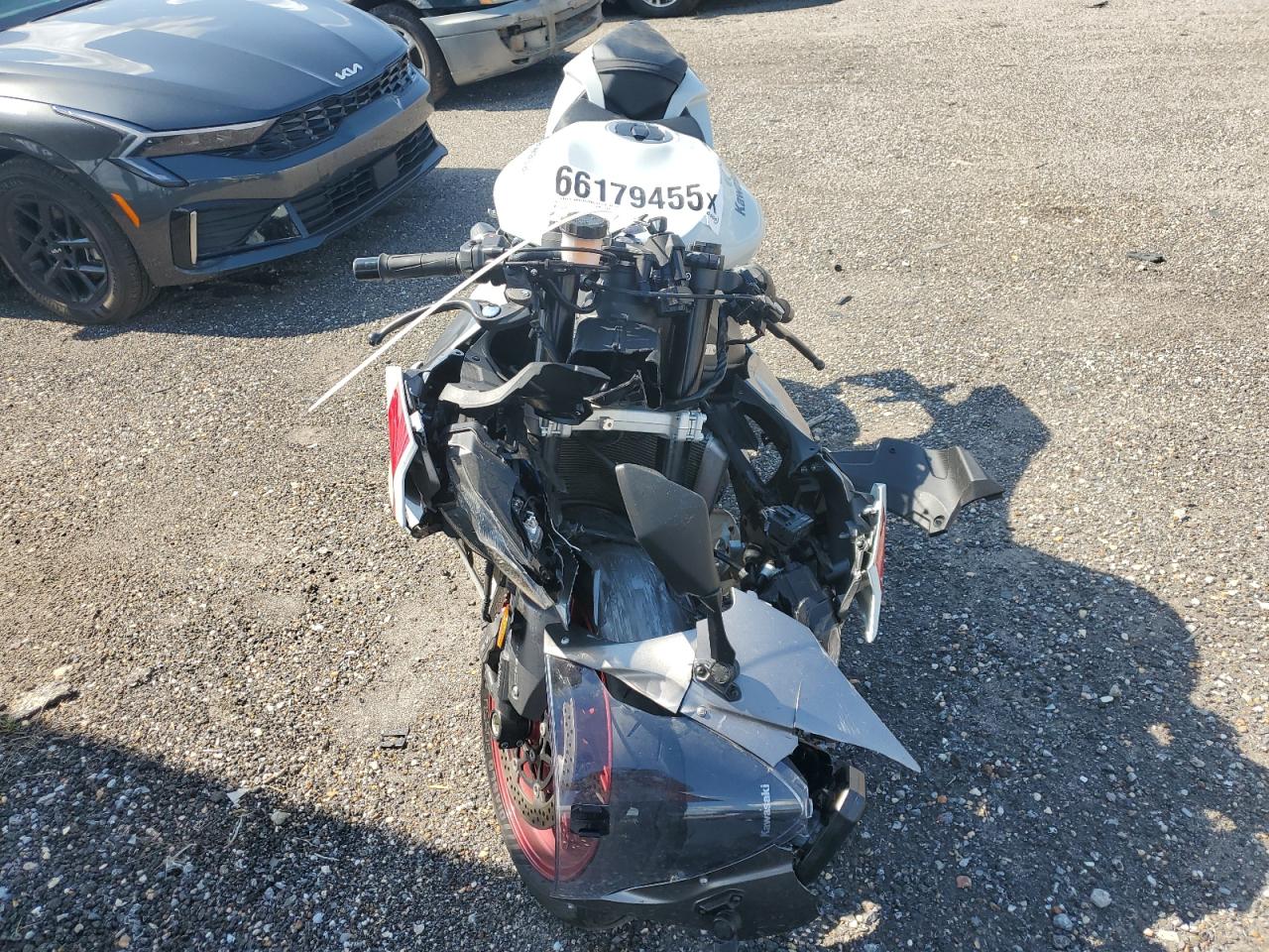 2025 Kawasaki Zx636 K white null gas JKBZXJJ10SA026777 photo #3