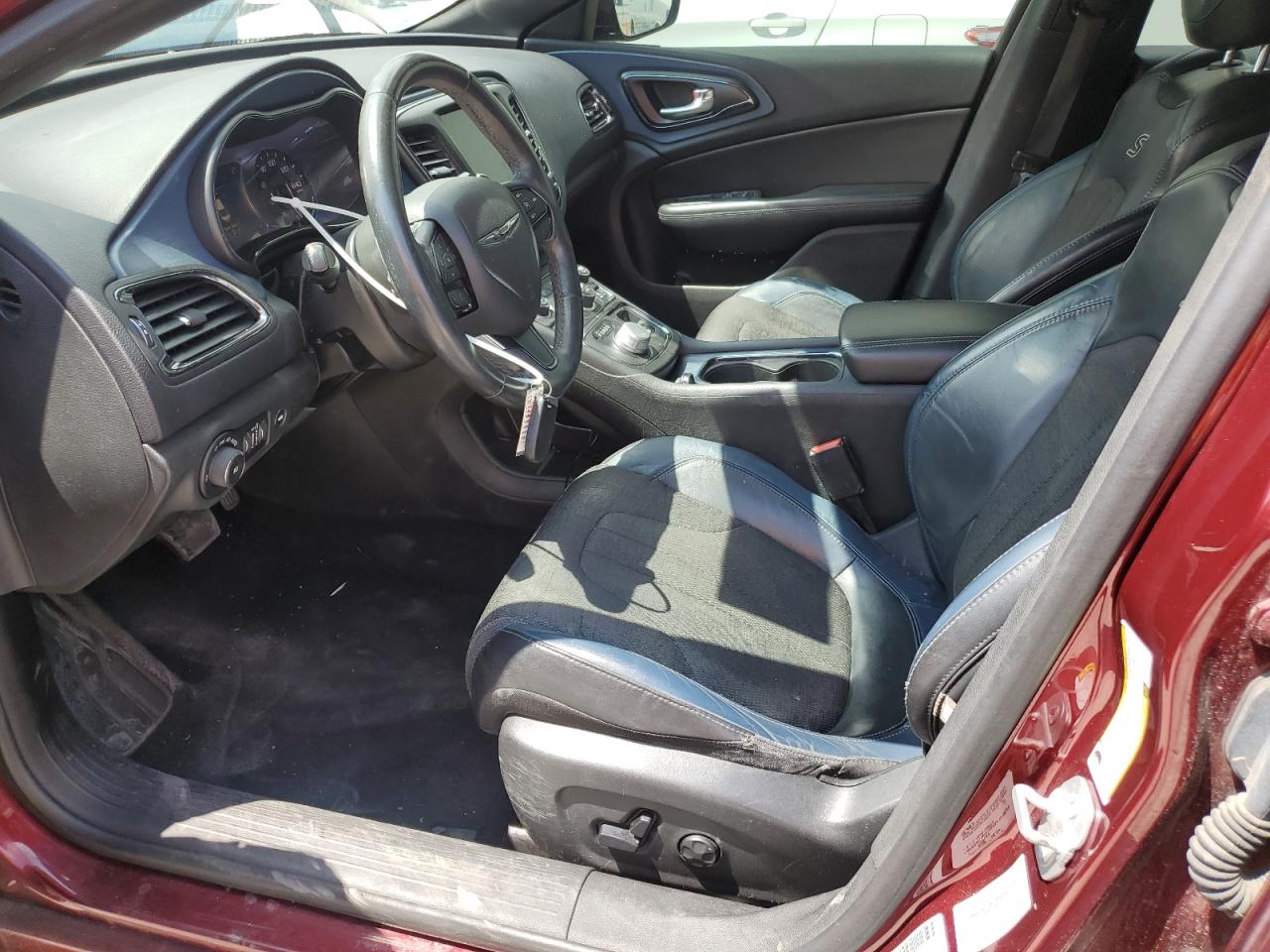2015 Chrysler 200 S VIN: 1C3CCCBG2FN661643 Lot: 65154145