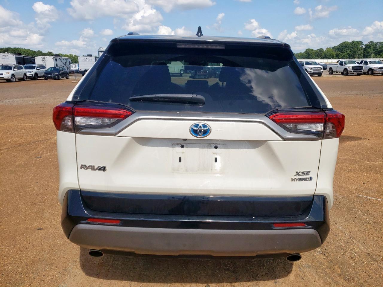 2021 Toyota Rav4 Xse VIN: 2T3E6RFV0MW006832 Lot: 64700305
