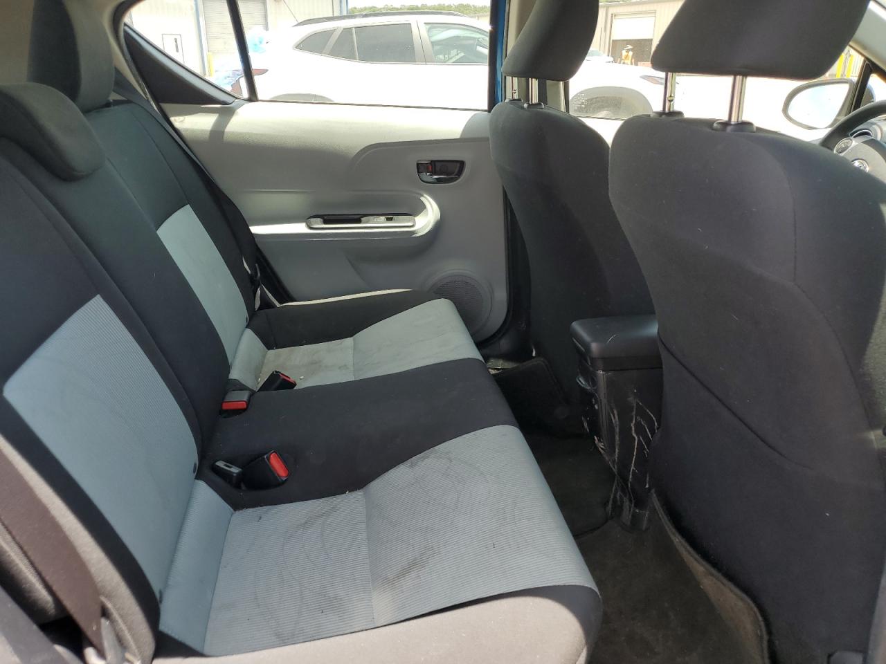 2013 Toyota Prius C VIN: JTDKDTB34D1057453 Lot: 64101675