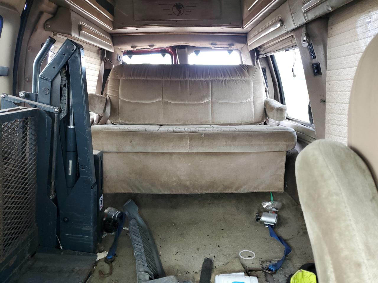 2000 Chevrolet Express G1500 VIN: 1GBFG15R8Y1177148 Lot: 66867075