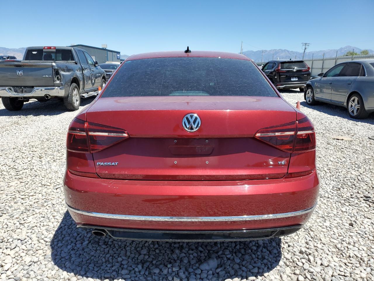 2018 Volkswagen Passat S VIN: 1VWAA7A33JC015320 Lot: 64679835