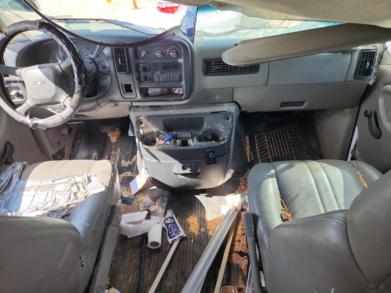 2000 Chevrolet Express G2500 VIN: 1GCFG25M6Y1152092 Lot: 63206575
