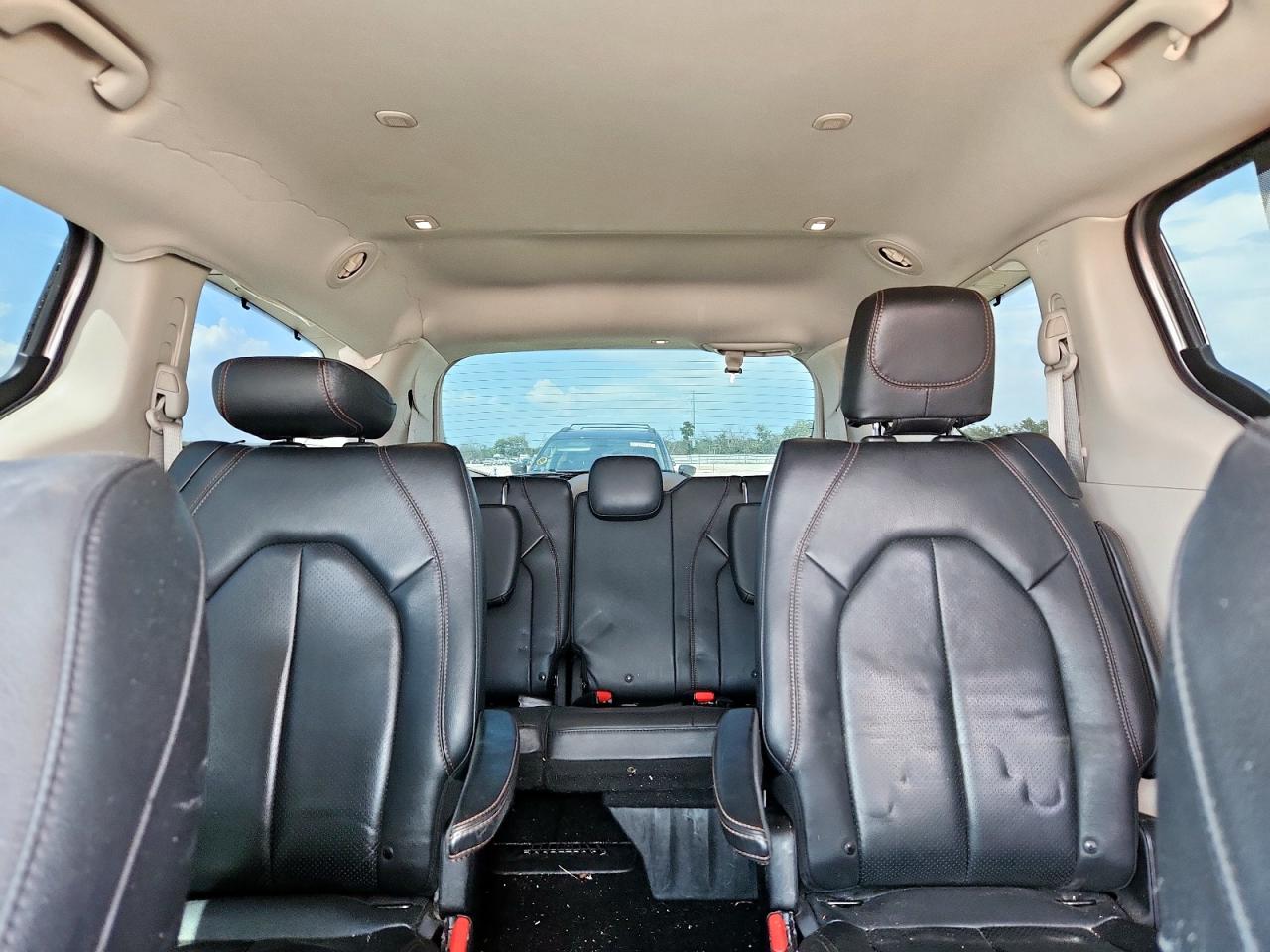2019 Chrysler Pacifica Touring L VIN: 2C4RC1BG8KR594019 Lot: 64103055