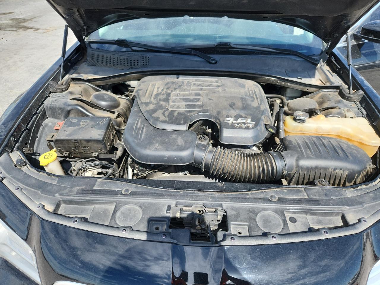 2015 Chrysler 300 Limited VIN: 2C3CCAAG3FH755089 Lot: 66545485