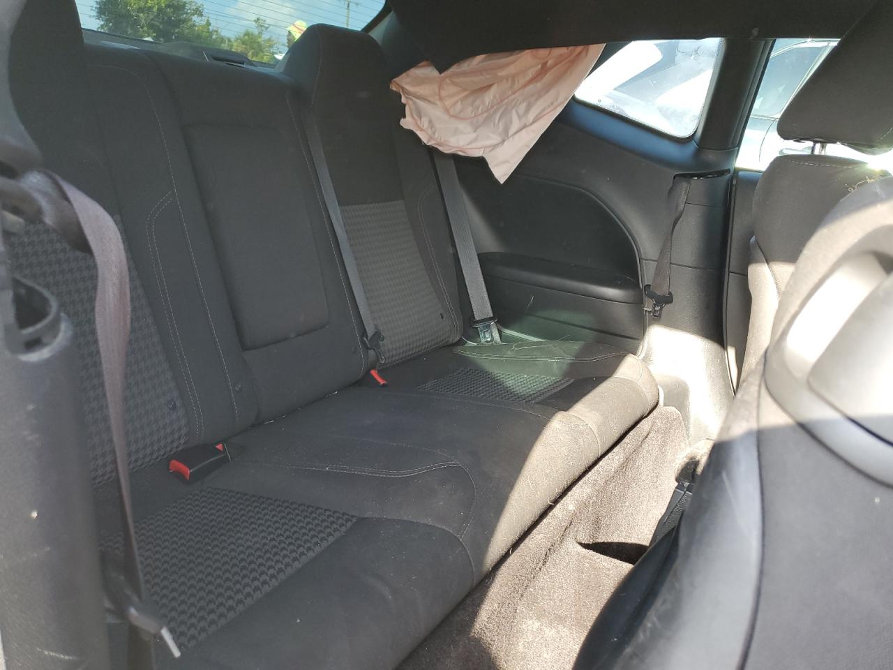 2018 Dodge Challenger Sxt VIN: 2C3CDZAGXJH121752 Lot: 65638395