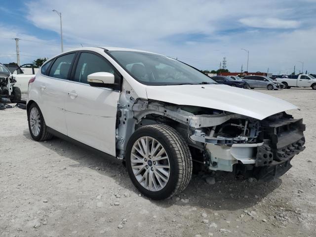  FORD FOCUS 2016 Белы