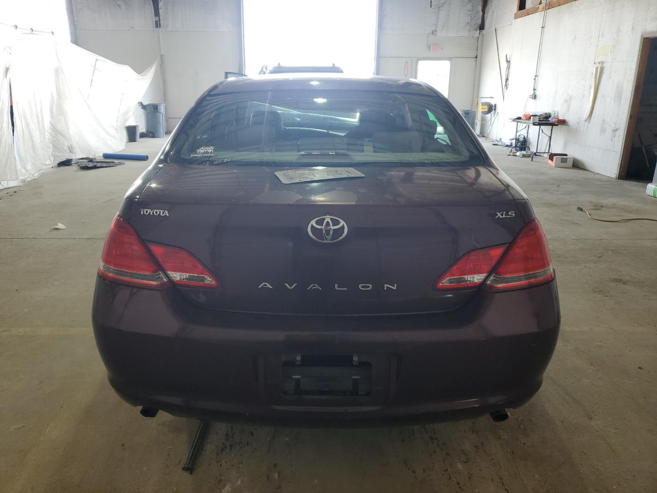2005 Toyota Avalon Xl VIN: 4T1BK36B75U037801 Lot: 64083065