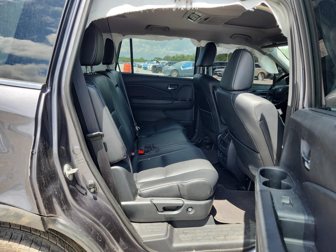 2018 Honda Pilot Touring VIN: 5FNYF5H99JB012779 Lot: 64201545