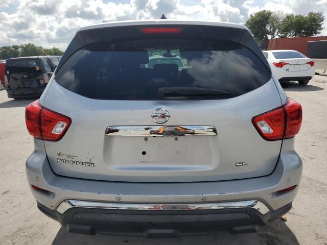  NISSAN PATHFINDER 2018 Srebrny