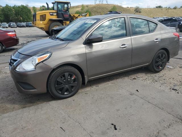  NISSAN VERSA 2015 Srebrny