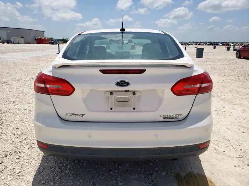  FORD FOCUS 2015 Белы