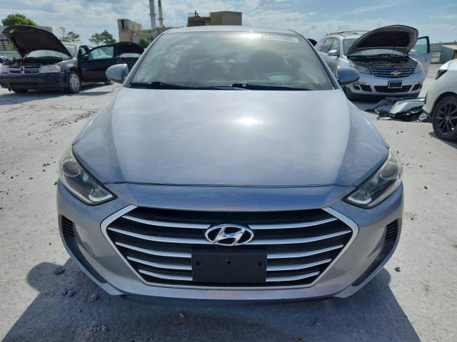 Sedans HYUNDAI ELANTRA 2017 Srebrny