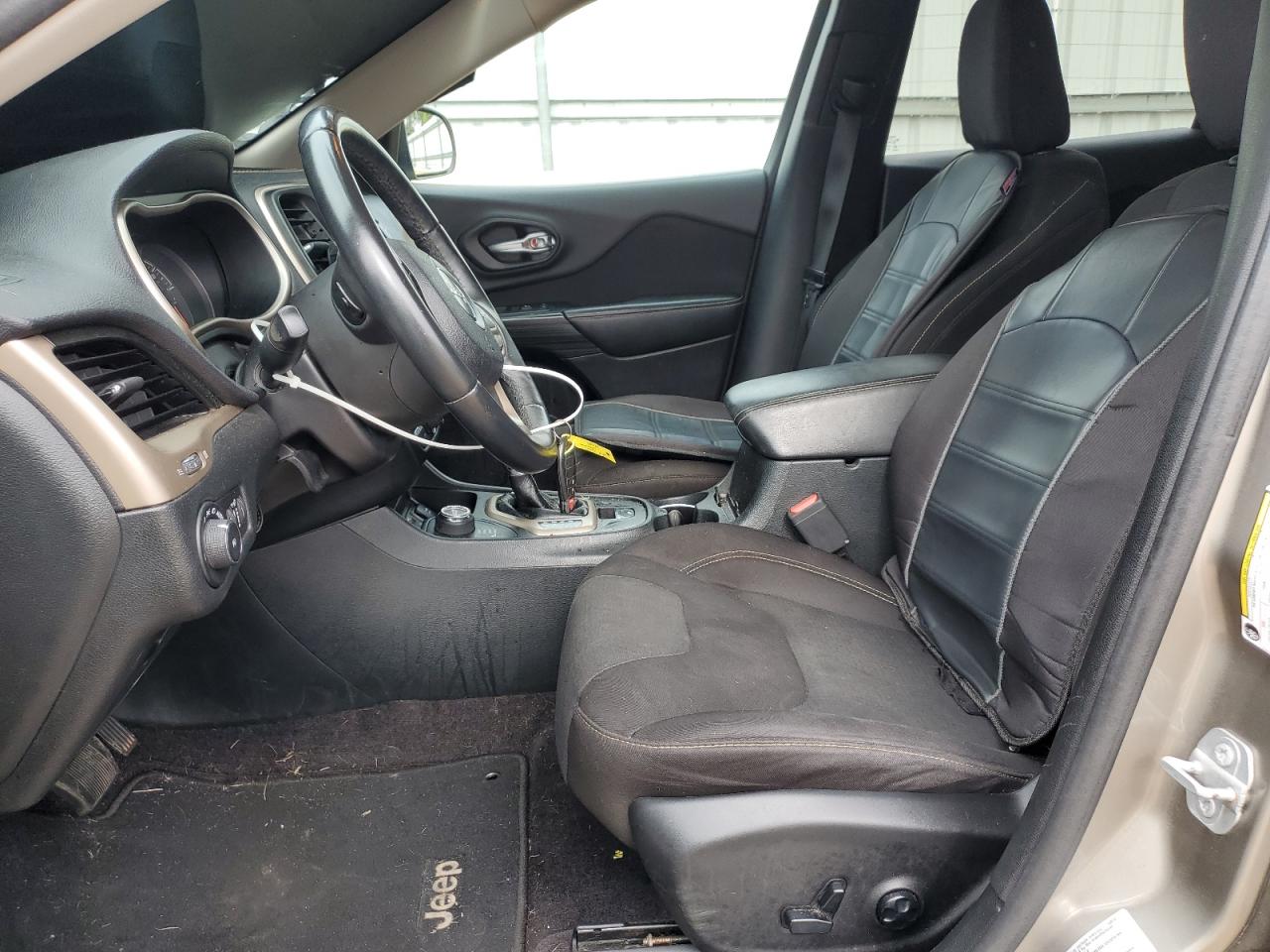 2016 Jeep Cherokee Latitude VIN: 1C4PJMCB3GW296283 Lot: 64851125