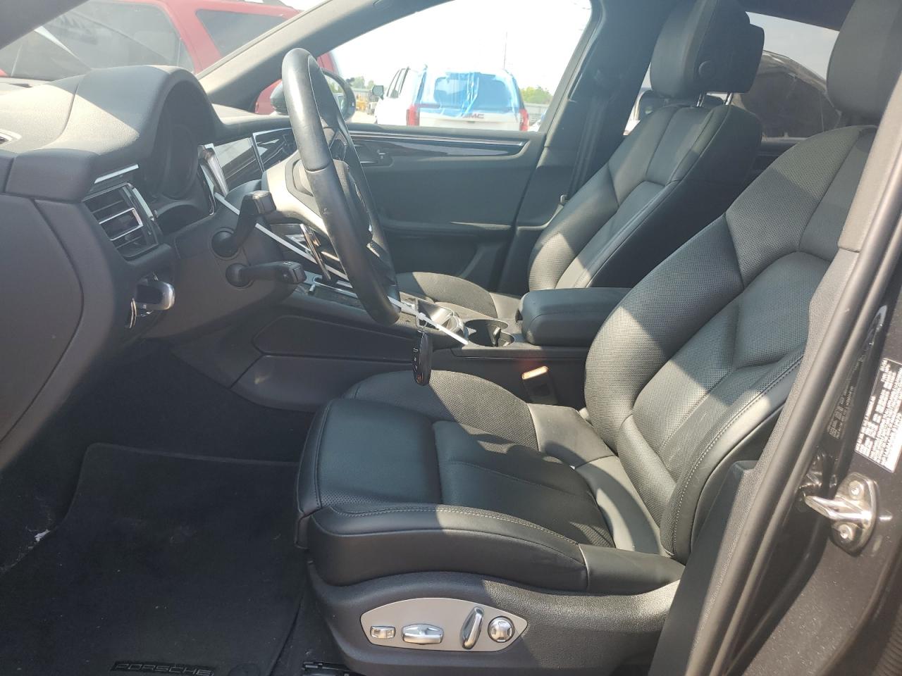 2024 Porsche Macan Base VIN: WP1AA2A56RLB12979 Lot: 64601015
