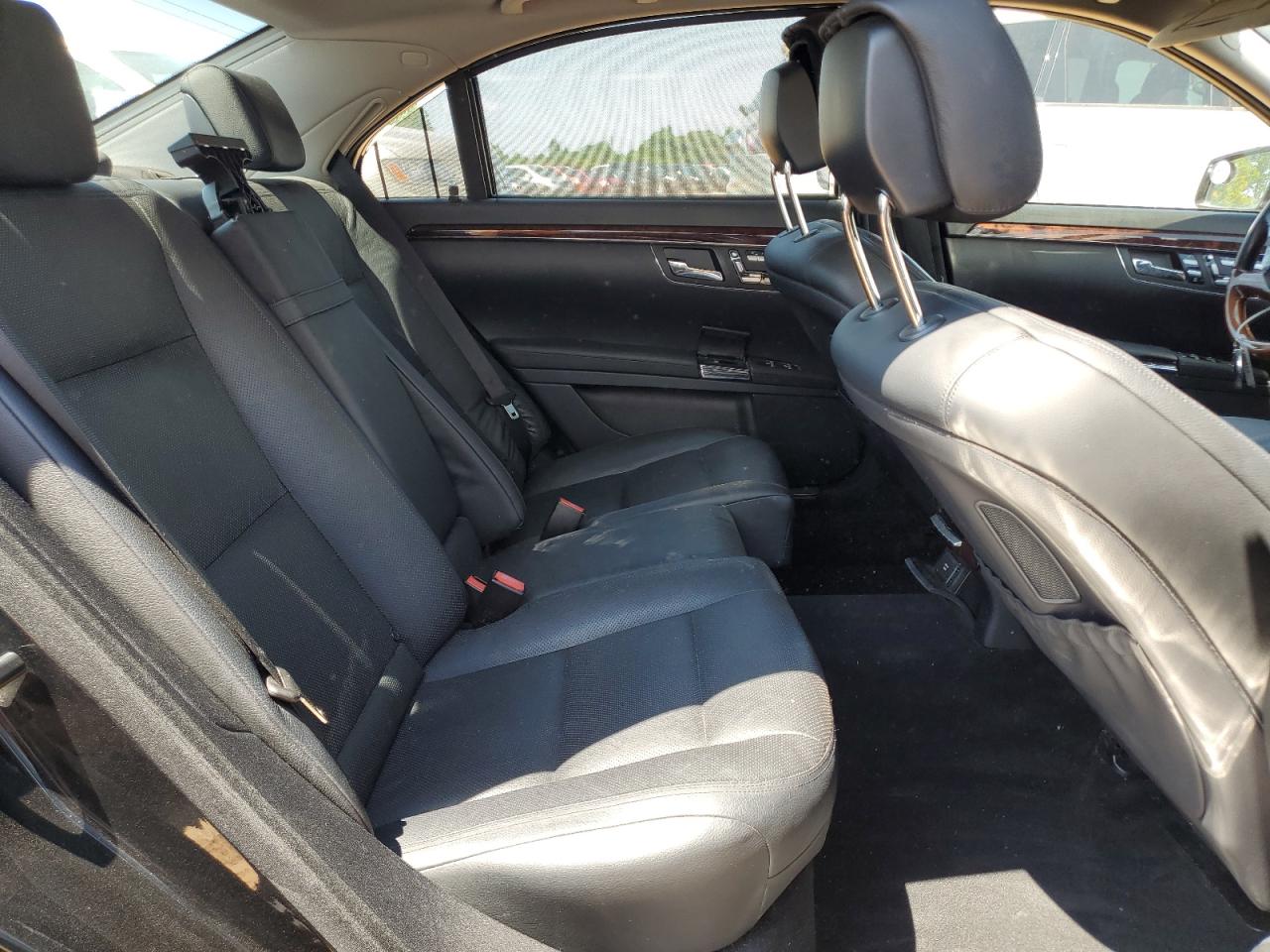 2011 Mercedes-Benz S 550 4Matic VIN: WDDNG8GB0BA417077 Lot: 63233085