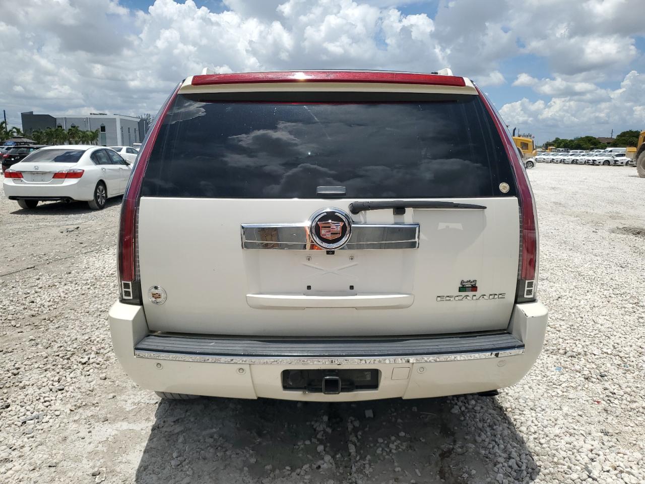 2007 Cadillac Escalade Luxury VIN: 1GYEC63847R361118 Lot: 63805585