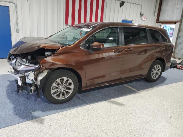 TOYOTA SIENNA LE 2022
