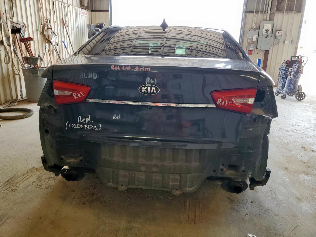 2015 Kia Cadenza Premium VIN: KNALN4D75F5197057 Lot: 64604175