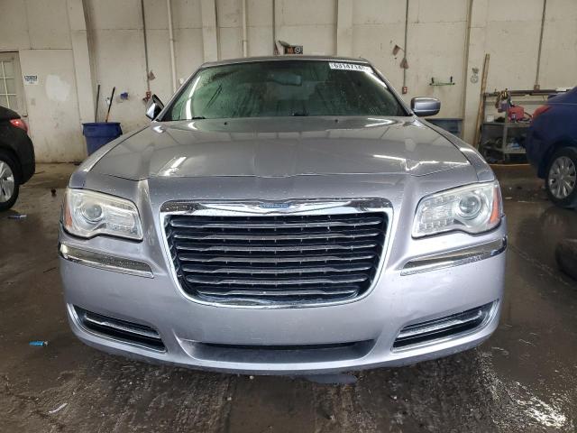  CHRYSLER 300 2013 Srebrny