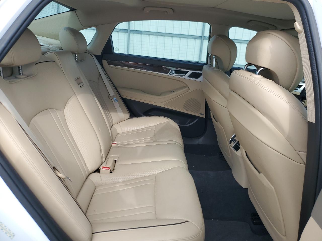 2015 Hyundai Genesis 3.8L VIN: KMHGN4JE5FU054599 Lot: 64134115