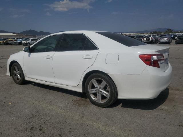Sedans TOYOTA CAMRY 2014 Biały