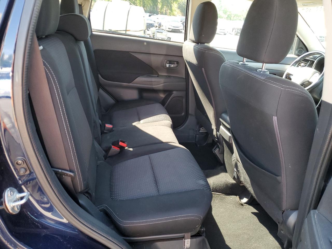 2017 Mitsubishi Outlander Es VIN: JA4AZ2A3XHZ044779 Lot: 64858965